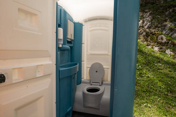 Best Porta potty delivery and setup  in Brockport, NY